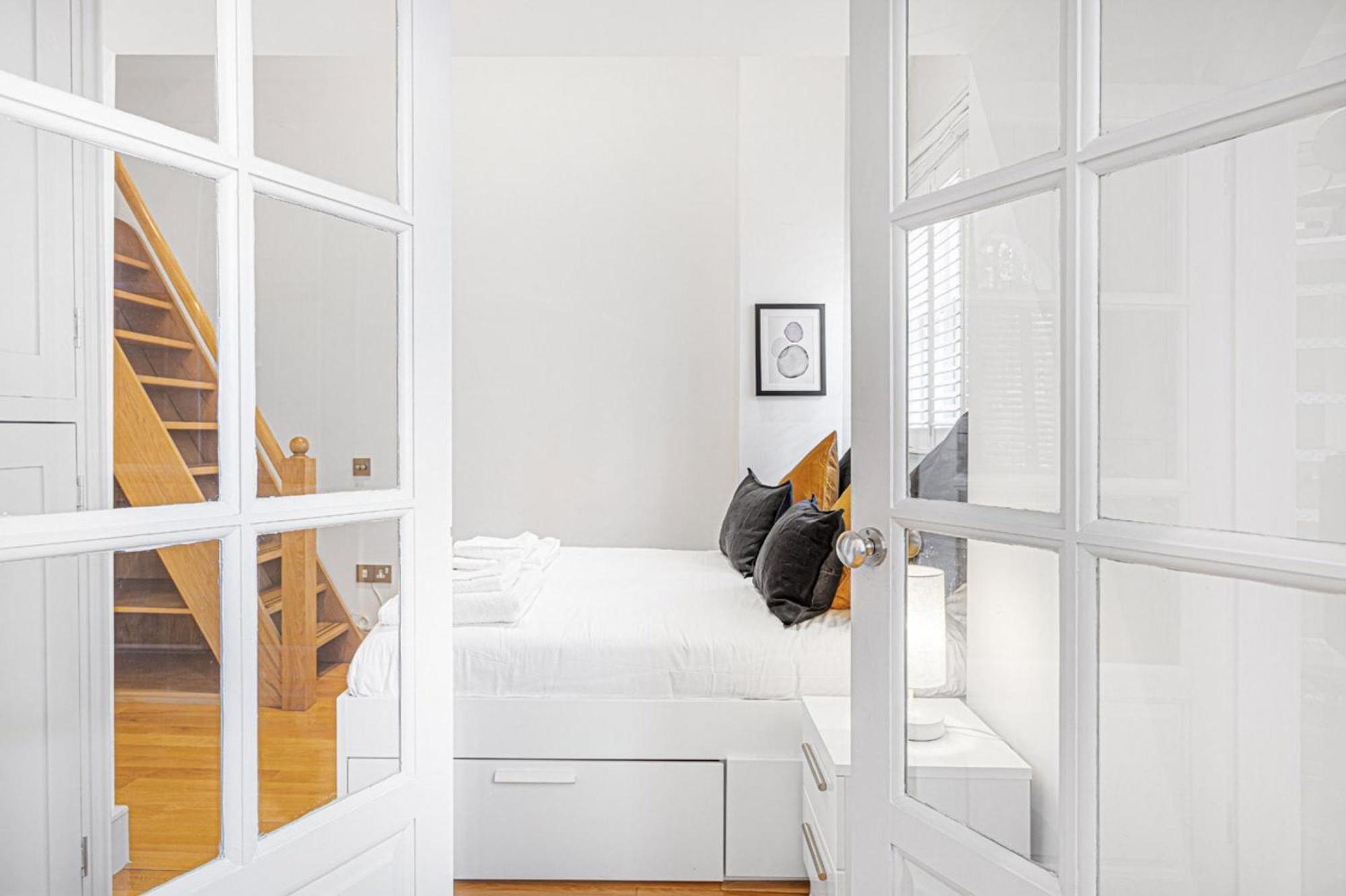 Boltons Court - 1 Bed London