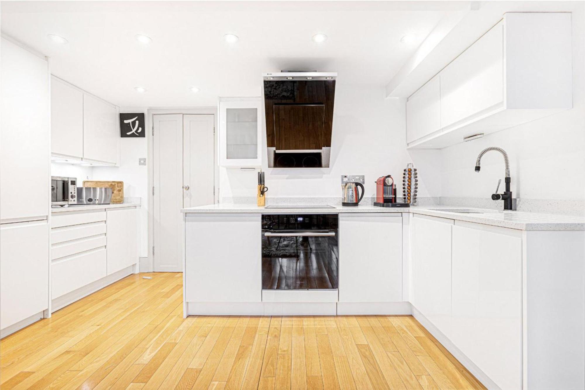 Boltons Court - 1 Bed Appartamento Londra