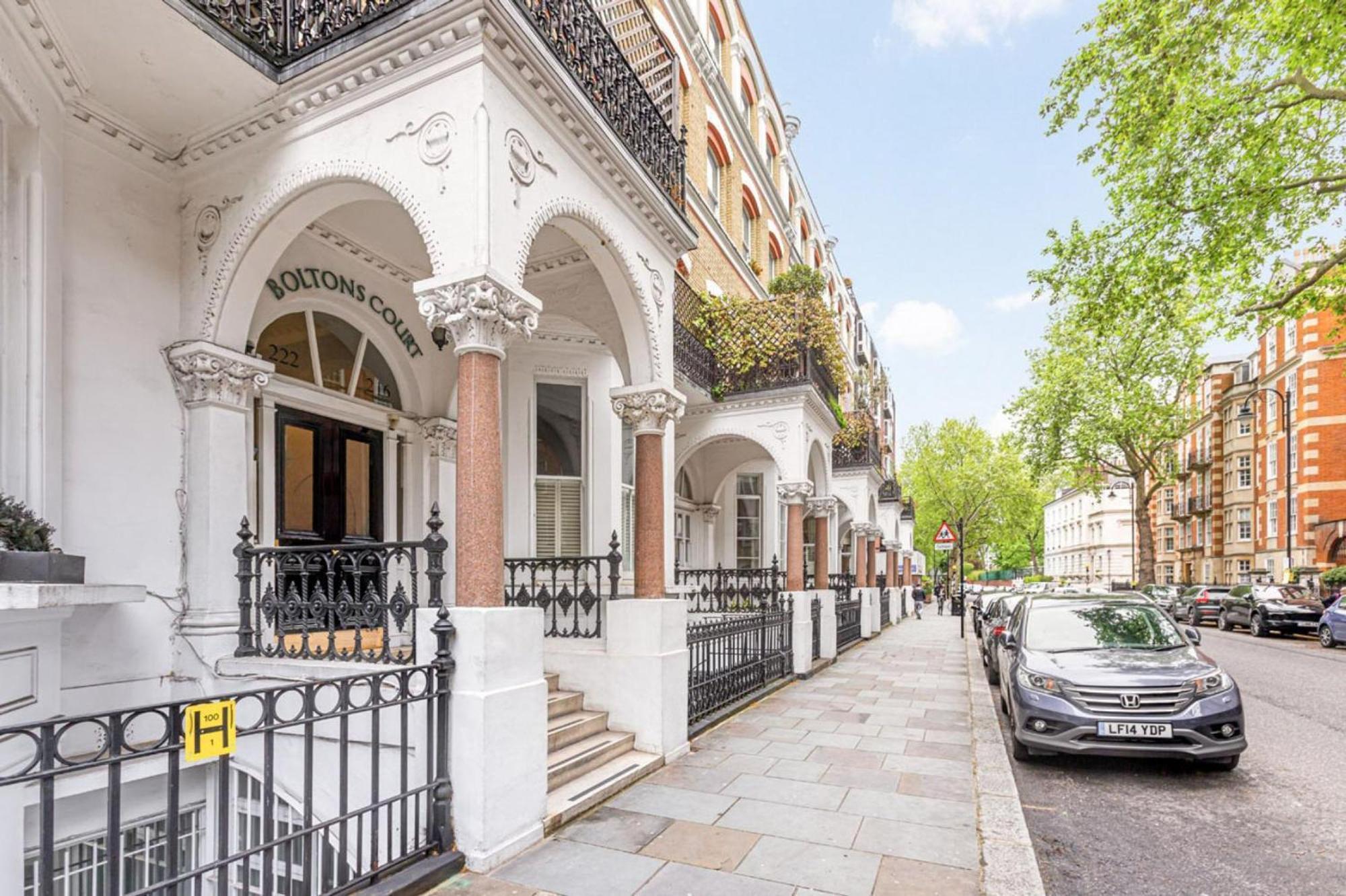 Appartamento Boltons Court - 1 Bed Londra