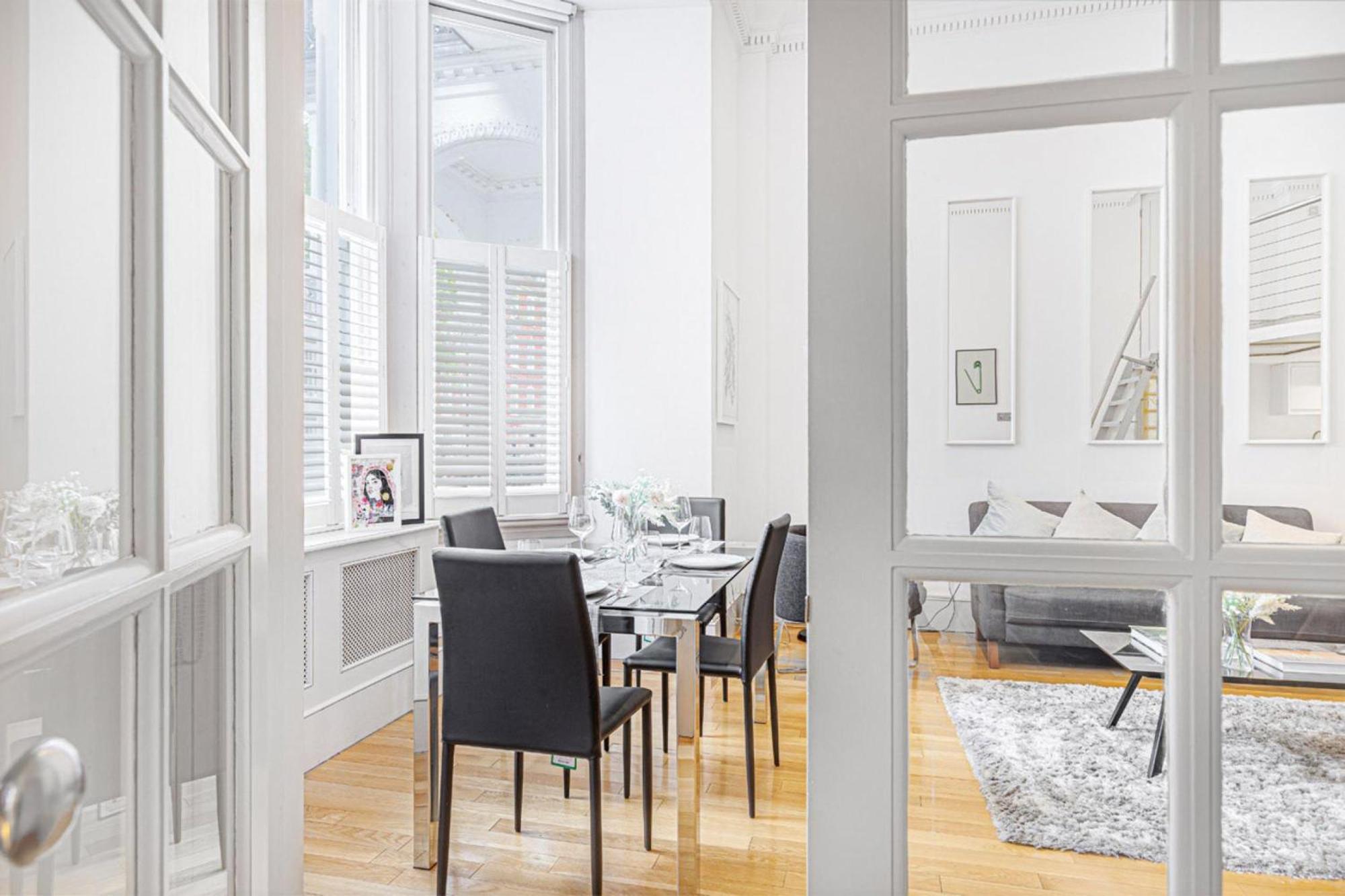 Appartamento Boltons Court - 1 Bed Londra