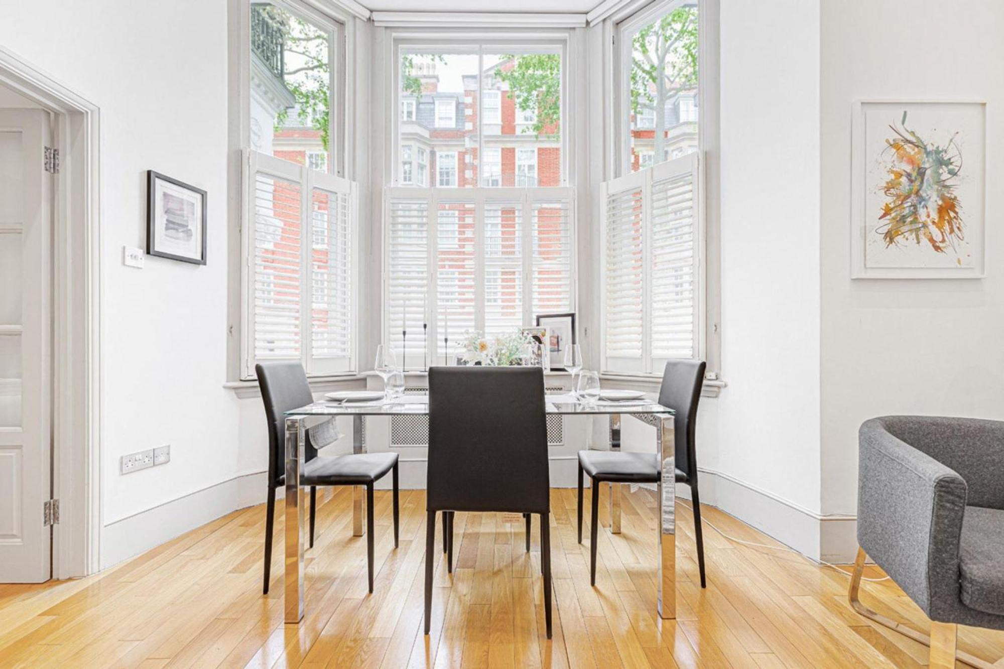 Boltons Court - 1 Bed *